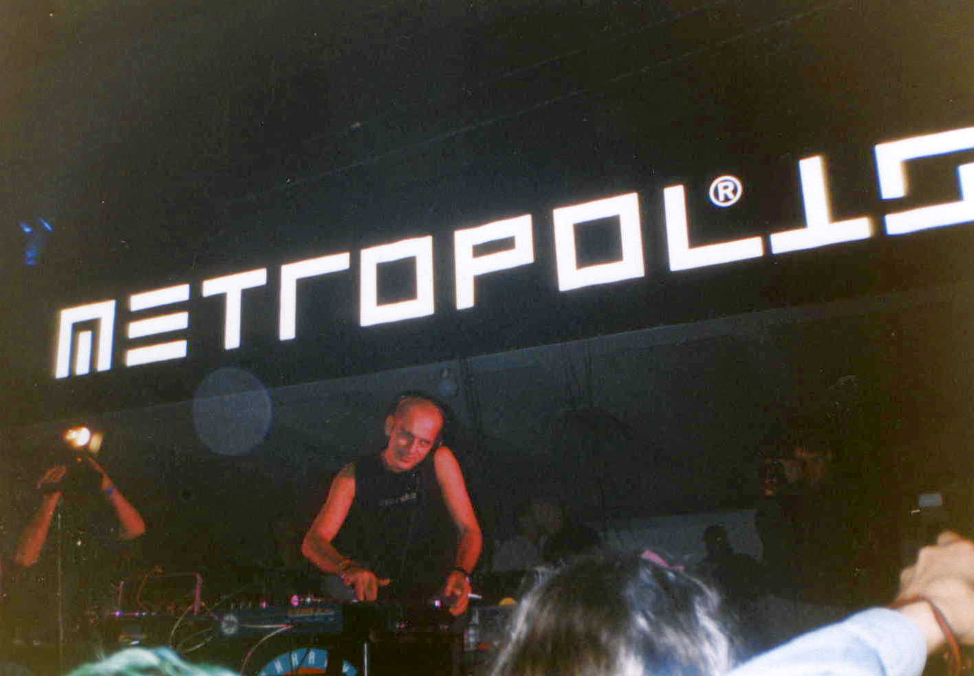 :-) SVEN VAETH :-) 7.april.2000